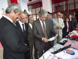 Yurt-Kur'dan ahşap sergisi